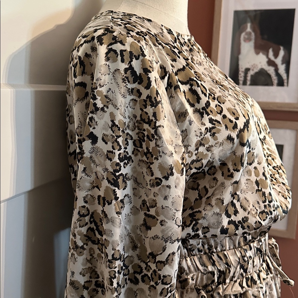 Main Strip Animal Print Long Sleeve mini M ruffled elastic cuffs rayon romper - Picture 8 of 15